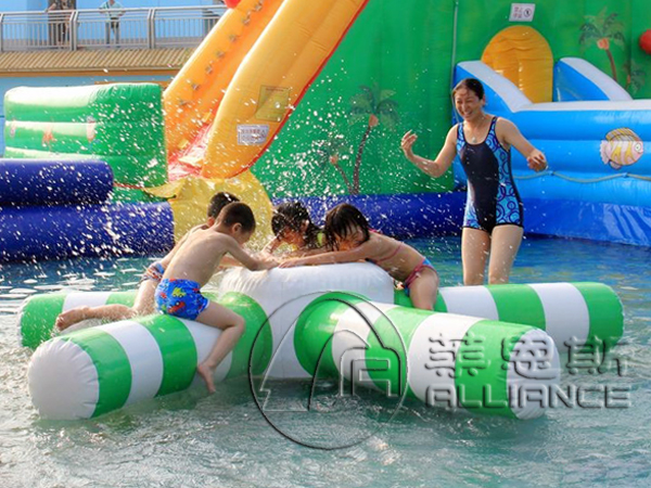動漫式水世界